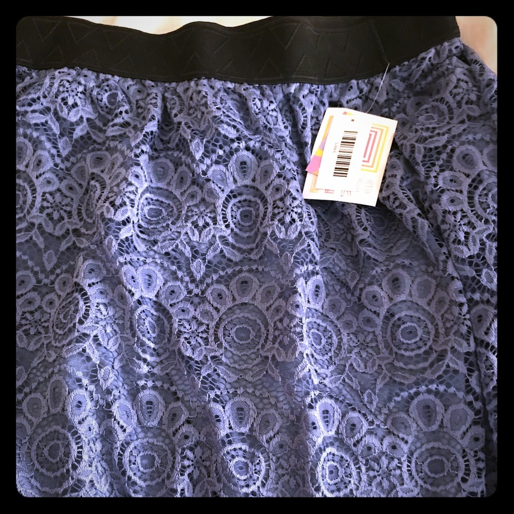 Large Lola lularoe lace skirt